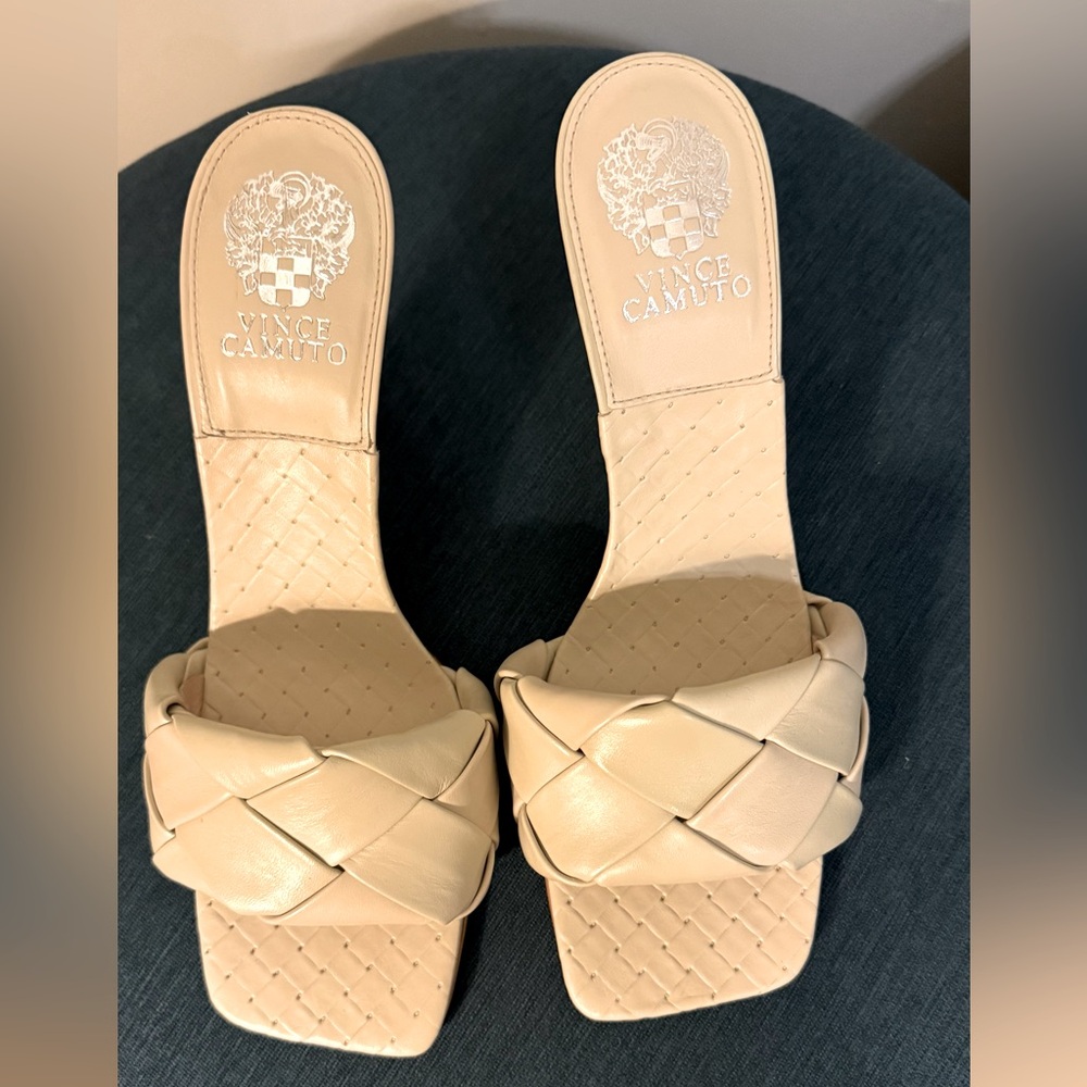 Vince Camuto cream leather sandals